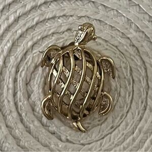 Vintage Gold Tone Turtle Brooch Pin Cute Animal Jewelry